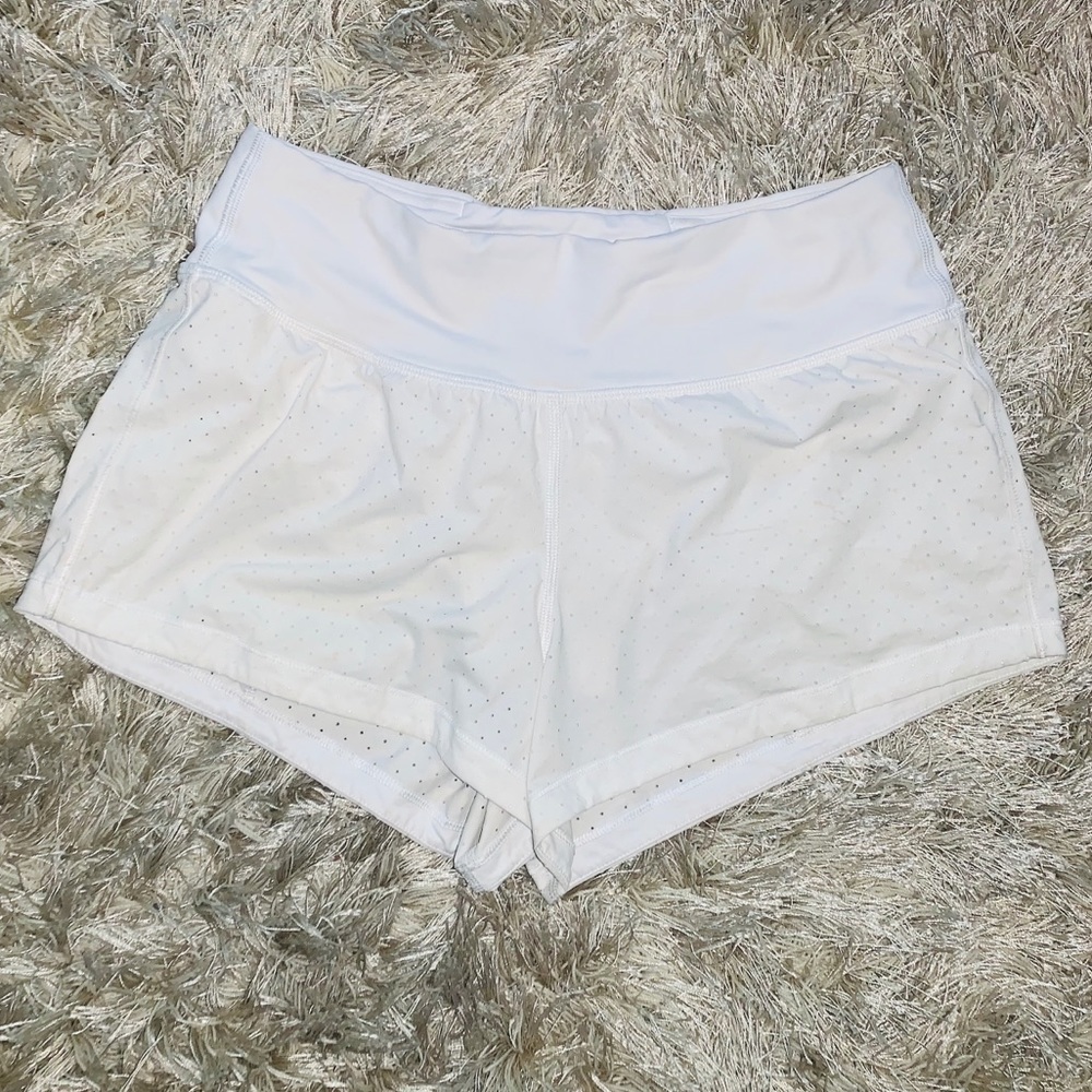 White LULULEMON shorts